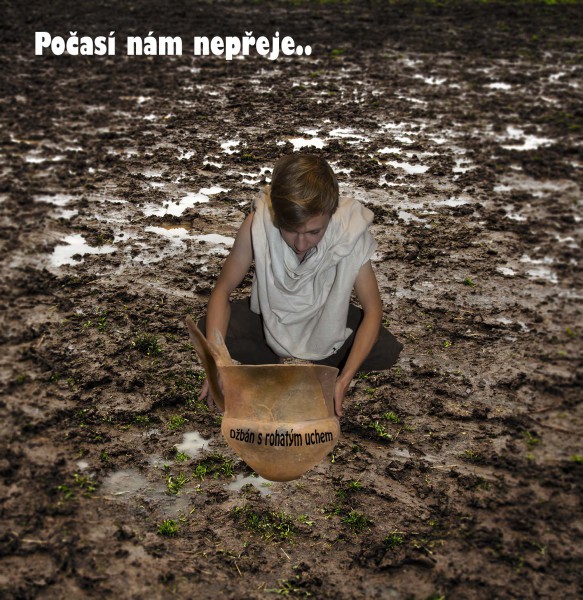 Džbán v blátě