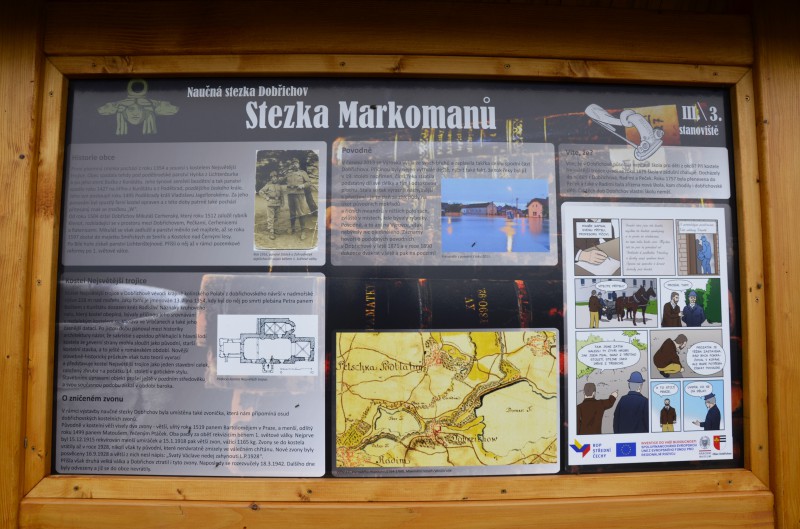 Třetí tabule se zaměřuje na historii obce Dobřichov
